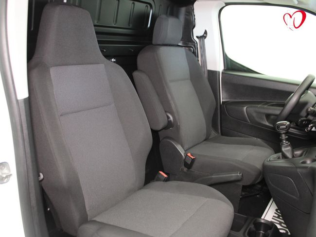 Peugeot Partner STANDARD BlueHDI FURGÓN 6 VEL 100
