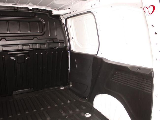 Peugeot Partner STANDARD BlueHDI FURGÓN 6 VEL 100