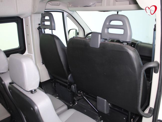 Citroën Jumper BlueHDi S&S COMBI 33 L2H2 (RAMPA MOVILIDAD REDUCIDA) 140