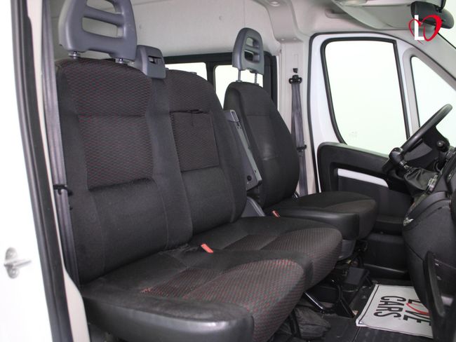 Citroën Jumper BlueHDi S&S COMBI 33 L2H2 (RAMPA MOVILIDAD REDUCIDA) 140