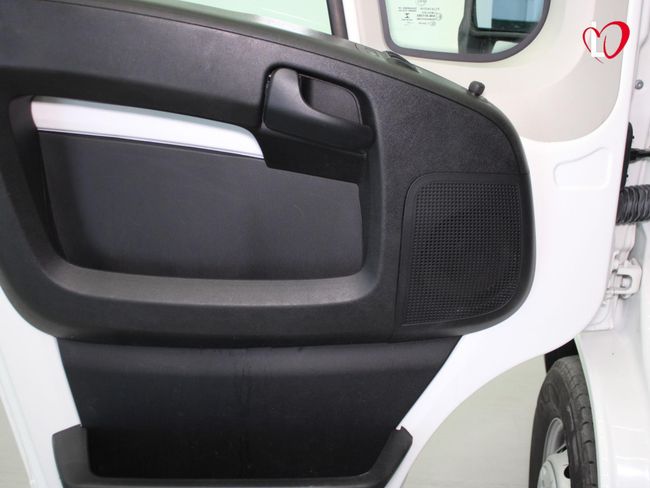 Citroën Jumper BlueHDi S&S COMBI 33 L2H2 (RAMPA MOVILIDAD REDUCIDA) 140