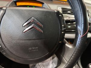 Citroën C4 1.6 HDi 92 Collection - Foto 17