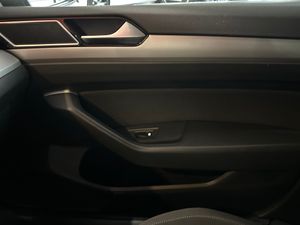 Volkswagen Passat Sport 2.0 TDI 140kW (190CV) DSG Variant - Foto 14