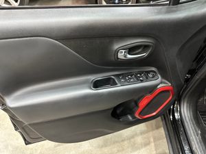 Jeep Renegade Trailhawk 1.3 PHEV 177kW (240CV) AT AWD - Foto 12