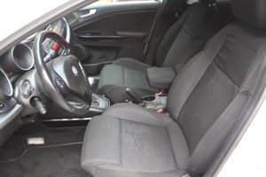 Alfa Romeo Giulietta 1.6 JTDm 105cv Distinctive - Foto 8