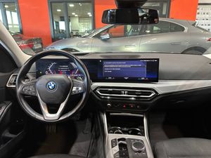 BMW Serie 3 320E 204CV FAMILIAR - Foto 12