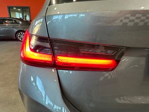 BMW Serie 3 320E 204CV FAMILIAR - Foto 27