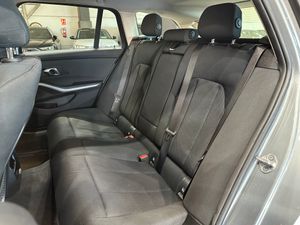 BMW Serie 3 320E 204CV FAMILIAR - Foto 10