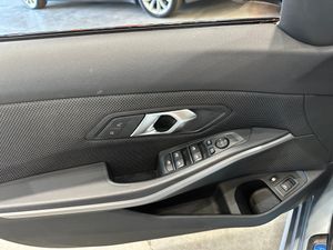 BMW Serie 3 320E 204CV FAMILIAR - Foto 14