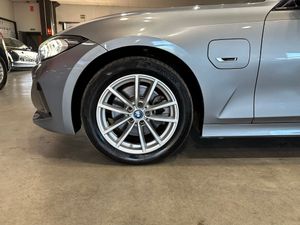 BMW Serie 3 320E 204CV FAMILIAR - Foto 28