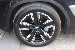 BMW iX3 80 kWh - Foto 32