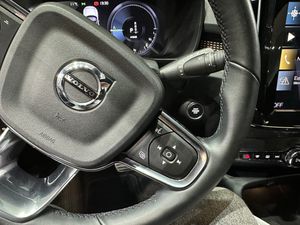 Volvo XC40 1.5 T4 Twin Recharge R-Design Auto - Foto 17