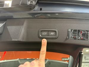 Volvo XC40 1.5 T4 Twin Recharge R-Design Auto - Foto 9