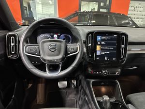 Volvo XC40 1.5 T4 Twin Recharge R-Design Auto - Foto 13