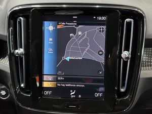 Volvo XC40 1.5 T4 Twin Recharge R-Design Auto - Foto 20