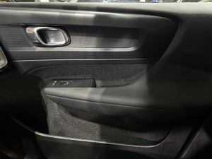 Volvo XC40 1.5 T4 Twin Recharge Inscription Auto - Foto 14