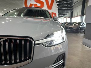 Volvo XC60 2.0 T6 AWD Recharge Core Auto - Foto 24