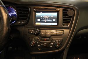 Kia Optima 1.7 CRDi VGT Concept - Foto 8