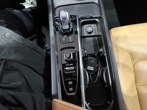 Volvo XC60 2.0 T8 AWD Business Plus Auto - Foto 23