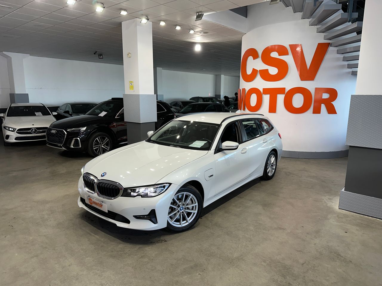 BMW Serie 3 330E 292CV FAMILIAR - Foto 1