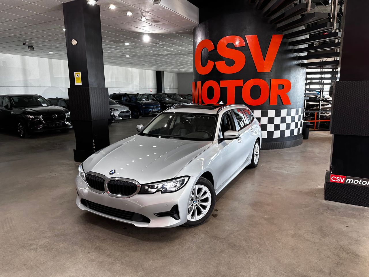 BMW Serie 3 318d Touring - Foto 1