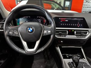 BMW Serie 3 318d Touring - Foto 13