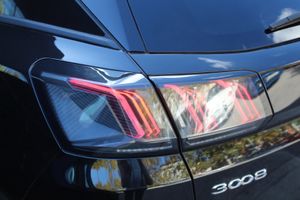 Peugeot 3008 Hybrid 225 e-EAT8 Allure - Foto 29