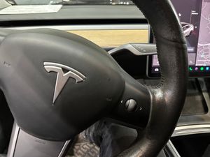 Tesla Model 3 Performance 4WD - Foto 18