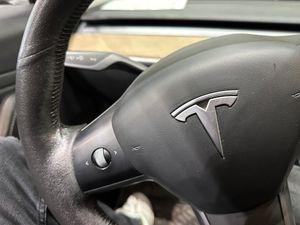 Tesla Model 3 Performance 4WD - Foto 17