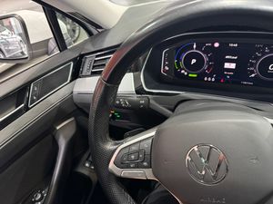 Volkswagen Passat Variant GTE 1.4 TSI e-Power 115kW + 85kW - Foto 17
