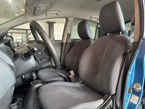 Peugeot iOn - - Foto 10