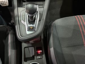 Renault Captur RS Line TCe 160 EDC - Foto 24