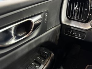 Volvo XC60 2.0 T6 AWD Recharge Inscription Auto - Foto 20