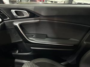 Kia Ceed 1.6CRDI 116CV DRIVE 2 PLZAS TIENE 116CV - Foto 11