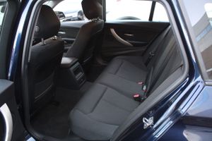 BMW Serie 3 318d Touring - Foto 12