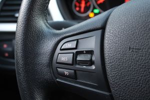 BMW Serie 3 318d Touring - Foto 14