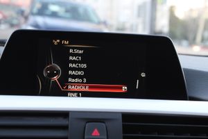 BMW Serie 3 318d Touring - Foto 26