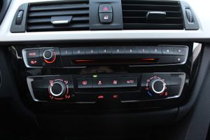 BMW Serie 3 318d Touring - Foto 17