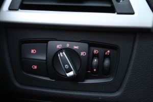 BMW Serie 3 318d Touring - Foto 25