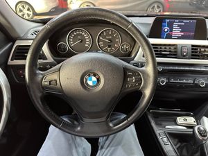 BMW Serie 3 316d Touring - Foto 14