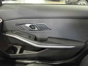 BMW Serie 3 320e - Foto 14