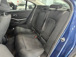 BMW Serie 3 330e - Foto 9