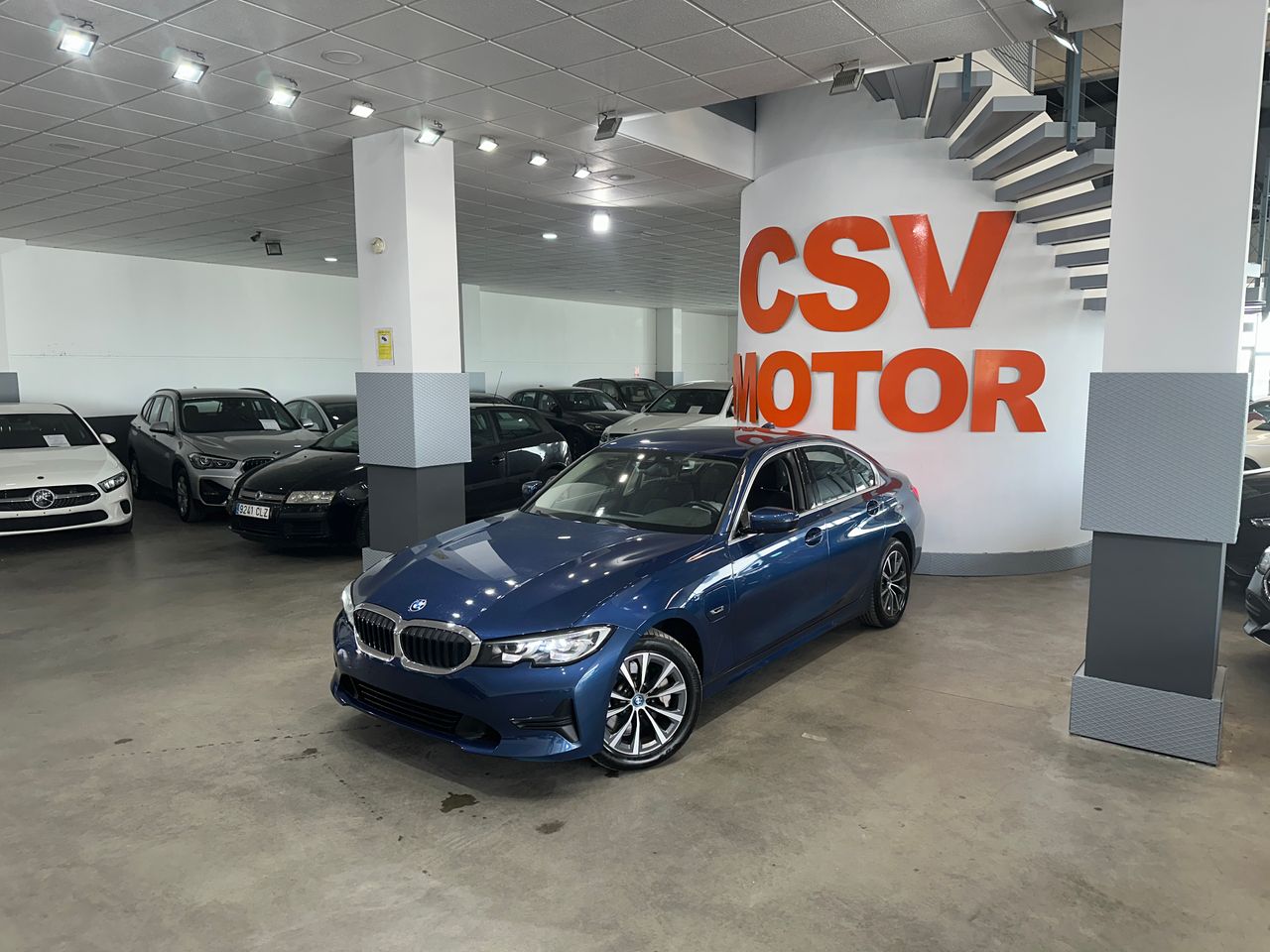 BMW Serie 3 330e - Foto 1