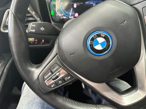 BMW Serie 3 330e - Foto 16