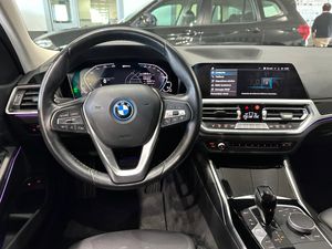 BMW Serie 3 330E 292CV FAMILIAR - Foto 13