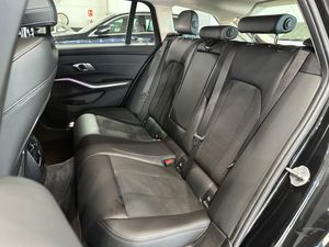 BMW Serie 3 330E 292CV FAMILIAR - Foto 10
