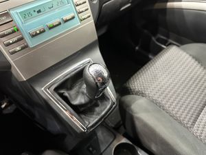 Toyota Corolla Verso 2.2 D  136 CV - Foto 16