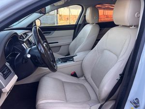 Jaguar XF 2.0D 180CV AUTO PRESTIGE - Foto 8