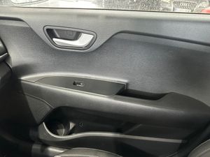 Kia Stonic 1.0 T-GDI 100CV MHEV IMT CONCEPT SUV - Foto 14