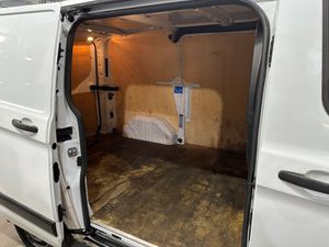 Ford Transit Custom 2.0 ECOBLUE 130CV L1H1 TREND - Foto 18